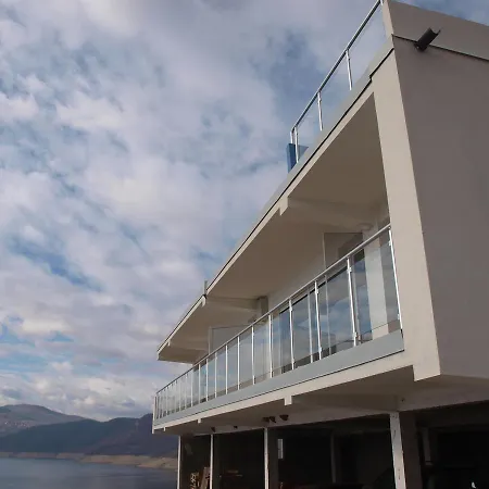 Bed & Breakfast Lakeview-estate 4*