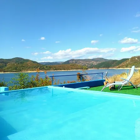 Bed & Breakfast Lakeview-estate 4*